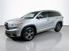Used 2016  Toyota Highlander 4d SUV AWD XLE at Dutro Auto near Zanesville&comma; OH