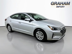  2020 Hyundai Elantra 4d Sedan SE at Dutro Auto near Zanesville&comma; OH