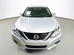 Used 2017  Nissan Altima 4d Sedan 2&period;5L SV at Dutro Auto near Zanesville&comma; OH