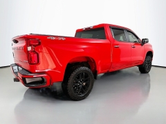 Used 2022  Chevrolet Silverado 1500 4WD Crew Cab 147" Custom at Graham Auto Mall near Mansfield&comma; OH