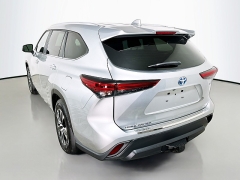 Used 2023  Toyota Highlander Hybrid XLE AWD at Graham Auto Mall near Mansfield, OH