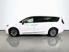 Used 2023  Chrysler Pacifica Hybrid Limited FWD at Dutro Auto near Zanesville&comma; OH
