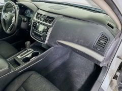 Used 2017  Nissan Altima 4d Sedan 2&period;5L SV at Dutro Auto near Zanesville&comma; OH