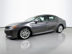 Used 2019  Toyota Camry 4d Sedan XLE at Graham Auto Mall near Mansfield&comma; OH
