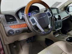 Used 2013  Chrysler Town & Country 4d Wagon Limited at Graham Auto Mall near Mansfield&comma; OH