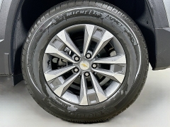 New 2026  Chevrolet Equinox AWD 4dr LT w&sol;2LT at Graham Auto Mall near Mansfield&comma; OH