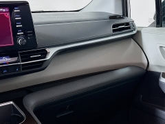 Used 2021  Toyota Sienna XLE AWD 7-Passenger at Graham Auto Mall near Mansfield&comma; OH