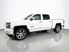 Used 2018  Chevrolet Silverado 1500 4WD Crew Cab High Country at Graham Auto Mall near Mansfield&comma; OH