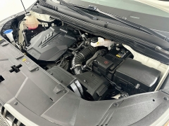 Used 2023  Kia Carnival LX Seat Package FWD at Dutro Auto near Zanesville&comma; OH