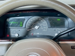 Used 2004  Lincoln Town Car 4d Sedan Signature at Graham Auto Mall near Mansfield&comma; OH