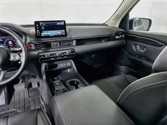 Used 2024  Honda Pilot Elite AWD at Graham Auto Mall near Mansfield&comma; OH