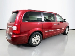 Used 2013  Chrysler Town & Country 4d Wagon Limited at Graham Auto Mall near Mansfield&comma; OH