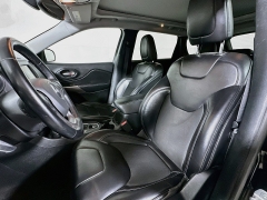 Used 2020  Jeep Cherokee 4d SUV 4WD Latitude Plus 2&period;4L at Dutro Auto near Zanesville&comma; OH