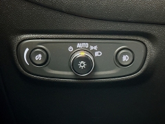 Used 2022  Chevrolet Equinox FWD 4dr Premier at Dutro Auto near Zanesville, OH