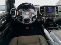 Used 2021  Ram 1500 4WD Big Horn Crew Cab 5'7" Box at Dutro Auto near Zanesville&comma; OH