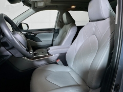 Used 2024  Toyota Highlander Hybrid Platinum AWD at Graham Auto Mall near Mansfield&comma; OH