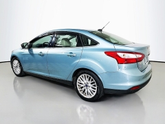 Used 2012  Ford Focus 4d Sedan SEL at Dutro Auto near Zanesville&comma; OH