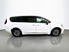 Used 2023  Chrysler Pacifica Hybrid Limited FWD at Dutro Auto near Zanesville&comma; OH