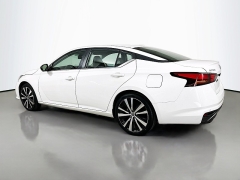 Used 2022  Nissan Altima 2.5 SR Sedan at Graham Auto Mall near Mansfield, OH