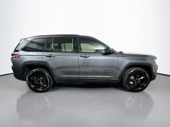 Used 2023  Jeep Grand Cherokee Limited 4x4 at Graham Auto Mall near Mansfield&comma; OH
