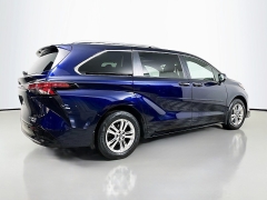 Used 2022  Toyota Sienna Platinum AWD 7-Passenger at Dutro Auto near Zanesville&comma; OH