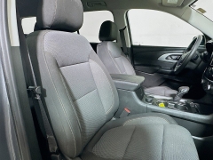 Used 2021  Chevrolet Traverse AWD 4dr LS w&sol;1LS at Dutro Auto near Zanesville&comma; OH