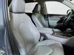 Used 2022  Toyota Highlander Hybrid Platinum AWD at Dutro Auto near Zanesville&comma; OH