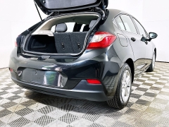 Used 2017  Chevrolet Cruze 4d Hatchback LT Auto at Dutro Auto near Zanesville&comma; OH