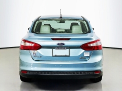 Used 2012  Ford Focus 4d Sedan SEL at Dutro Auto near Zanesville&comma; OH