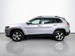 Used 2019  Jeep Cherokee 4d SUV 4WD Limited 3&period;2L at Dutro Auto near Zanesville&comma; OH
