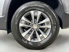 New 2026  Chevrolet Equinox FWD 4dr LT w&sol;1LT at Graham Auto Mall near Mansfield&comma; OH