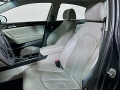 Used 2017  Hyundai Sonata 4d Sedan Limited at Dutro Auto near Zanesville&comma; OH