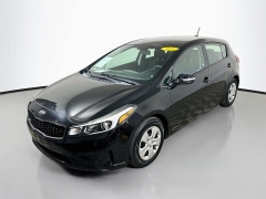 Used 2017  Kia Forte5 5d Hatchback LX at Graham Auto Mall near Mansfield&comma; OH