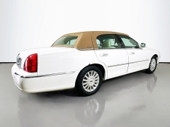 Used 2004  Lincoln Town Car 4d Sedan Signature at Graham Auto Mall near Mansfield&comma; OH
