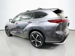 Used 2022  Toyota Highlander XSE AWD at Dutro Auto near Zanesville&comma; OH