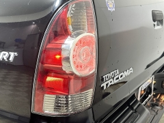 Used 2011  Toyota Tacoma 4WD Double Cab Short Bed Auto at Dutro Auto near Zanesville&comma; OH