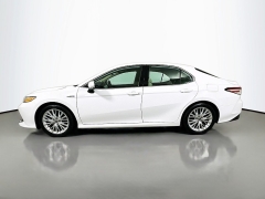 Used 2020  Toyota Camry Hybrid 4d Sedan XLE at Dutro Auto near Zanesville&comma; OH