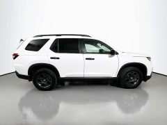 Used 2025  Honda Pilot TrailSport AWD at Dutro Auto near Zanesville&comma; OH