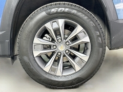 Used 2025  Chevrolet Equinox AWD 4dr LT w/2LT at Dutro Auto near Zanesville, OH