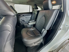 Used 2023  Toyota Highlander Hybrid XLE AWD at Graham Auto Mall near Mansfield, OH