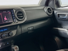 Used 2021  Toyota Tacoma 4WD TRD Off Road Double Cab 6ft Bed V6 AT at Graham Auto Mall near Mansfield&comma; OH