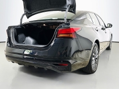 Used 2024  Nissan Altima 2&period;5 SV Sedan at Dutro Auto near Zanesville&comma; OH
