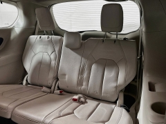 Used 2019  Chrysler Pacifica 4d Wagon Touring L at Dutro Auto near Zanesville&comma; OH