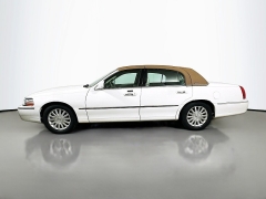 Used 2004  Lincoln Town Car 4d Sedan Signature at Graham Auto Mall near Mansfield&comma; OH