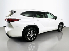 Used 2023  Toyota Highlander XLE AWD at Graham Auto Mall near Mansfield, OH