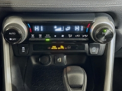 Used 2024  Toyota RAV4 XLE FWD at Graham Auto Mall near Mansfield&comma; OH