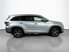 Used 2016  Toyota Highlander 4d SUV AWD XLE at Dutro Auto near Zanesville&comma; OH