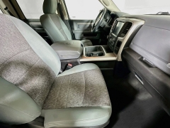 Used 2017  Ram 1500 4WD Crew Cab Big Horn at Dutro Auto near Zanesville&comma; OH