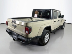 Used 2020  Jeep Gladiator Crew Cab Sport S at Dutro Auto near Zanesville&comma; OH