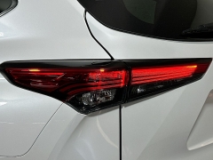 Used 2023  Toyota Highlander XLE AWD at Graham Auto Mall near Mansfield, OH